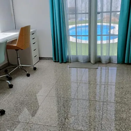 Aquamarina House بيت للعطل *